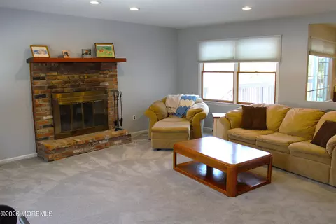 Living - 435 Frank Applegate Rd, Jackson, NJ 08527 photo 4 of 6