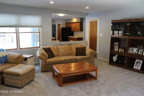 Living - 435 Frank Applegate Rd, Jackson, NJ 08527 photo 2 of 6