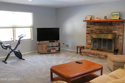 Living - 435 Frank Applegate Rd, Jackson, NJ 08527 photo 3 of 6
