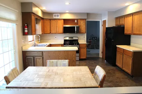Kitchen - 435 Frank Applegate Rd, Jackson, NJ 08527 photo 6 of 9