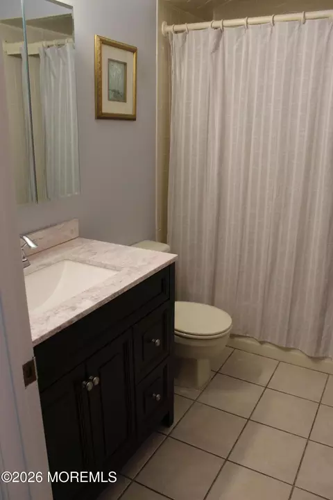 Bath - 435 Frank Applegate Rd, Jackson, NJ 08527 photo 3 of 8