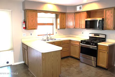 Kitchen - 435 Frank Applegate Rd, Jackson, NJ 08527 photo 3 of 9