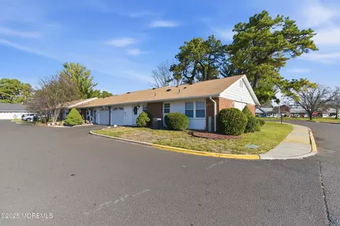 1015 Aberdeen Dr #A, Lakewood, NJ 08701