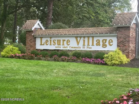 381 Chatham Ct # B, Lakewood, NJ 08701