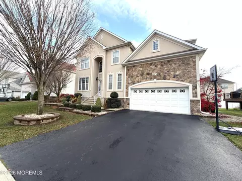 13 Eddington Ln, Monroe, NJ 08831
