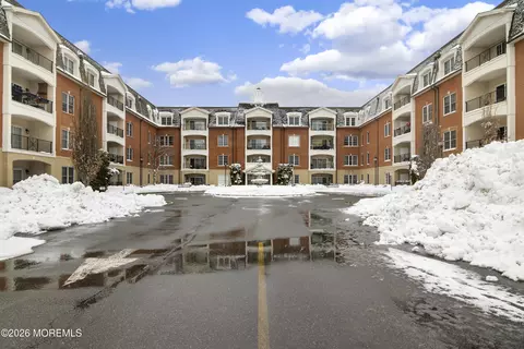 424 Regency Pl #424, Woodbridge, NJ 07095
