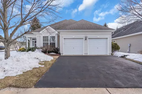 83 Huntington Dr, Jackson, NJ 08527