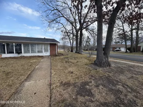 434 Portsmouth Dr # F, Lakewood, NJ 08701