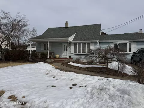 109 Elm Dr, Wall Township, NJ 07753