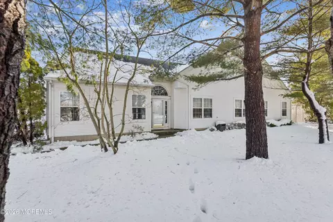2 Belvedere Dr S, Manchester, NJ 08759