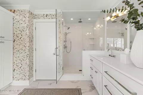 Bath - 90 Washington St, Rumson, NJ 07760 photo 4 of 5