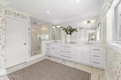 Bath - 90 Washington St, Rumson, NJ 07760 photo 3 of 5