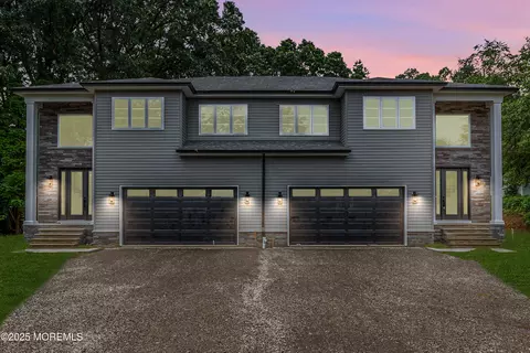21 Pension Hill Rd #1, Englishtown, NJ 07726