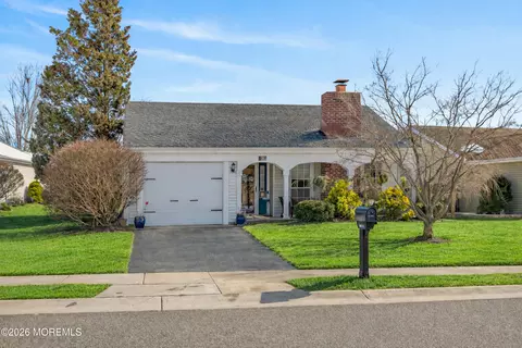 38 Mansfield Ave, Manchester, NJ 08759