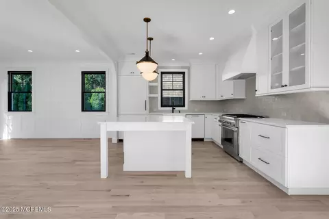 121 Black Point Rd, Rumson, NJ 07760
