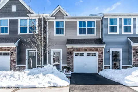 42 Athens Way, Cliffwood, NJ 07721