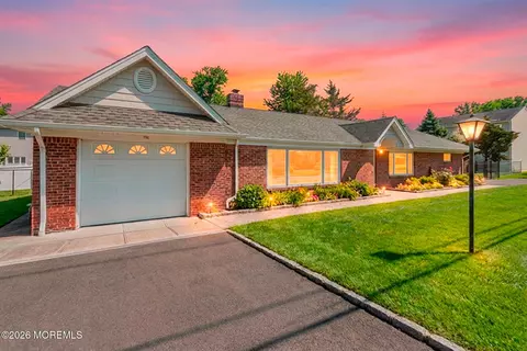 786 Wood Ave, Colonia, NJ 07067