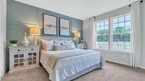 25 Penny Ln, Tinton Falls, NJ 07753