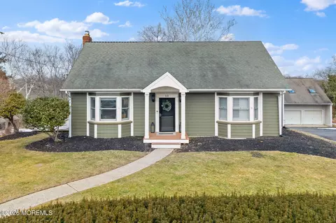 13 New St, Chesterfield, NJ 08515
