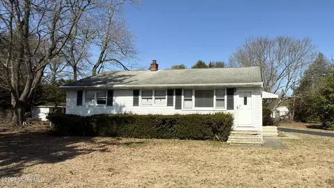 325 Sharon Rd, Robbinsville, NJ 08691