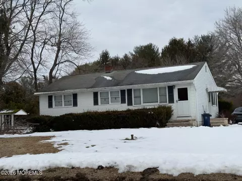 325 Sharon Rd, Robbinsville, NJ 08691