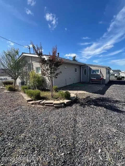 2 W Susquehanna Dr, Little Egg Harbor, NJ 08087
