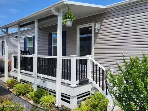 9 Shorehaven Rd, Hazlet, NJ 07730