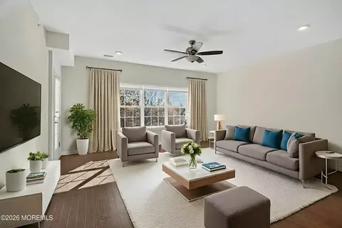 67 Grabowski Dr, Parlin, NJ 08859 photo 3