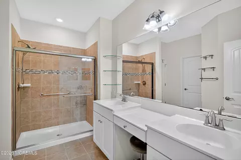 67 Grabowski Dr, Parlin, NJ 08859 photo 16