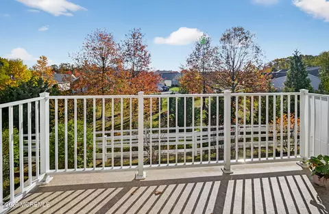 67 Grabowski Dr, Parlin, NJ 08859 photo 15