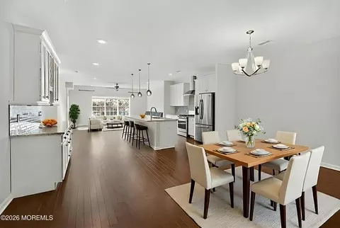 67 Grabowski Dr, Parlin, NJ 08859