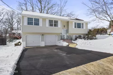36 Ruth Pl, Eatontown, NJ 07724