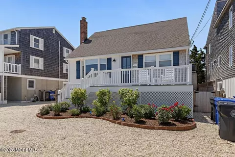 424 Iroquois Ave, Beach Haven, NJ 08008