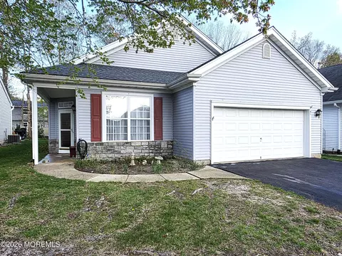 91 Robin Ln, Barnegat, NJ 08005