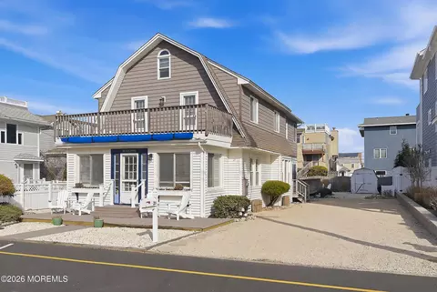 23 5th St, Beach Haven, NJ 08008