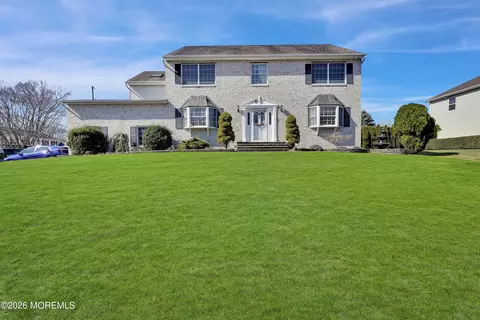 1630 Finderne St, Oakhurst, NJ 07755