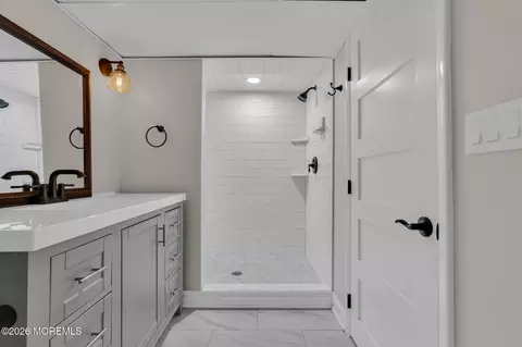 Bath - 2 Tulip Tree Ln, Rumson, NJ 07760 photo 11 of 11