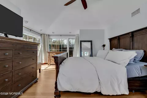 Bedroom - 2 Tulip Tree Ln, Rumson, NJ 07760 photo 2 of 8