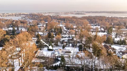 View/Area - 2 Tulip Tree Ln, Rumson, NJ 07760 photo 3 of 7