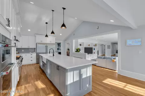 Kitchen - 2 Tulip Tree Ln, Rumson, NJ 07760 photo 6 of 6