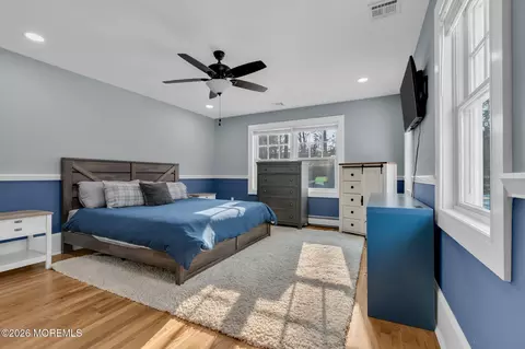Bedroom - 2 Tulip Tree Ln, Rumson, NJ 07760 photo 3 of 8