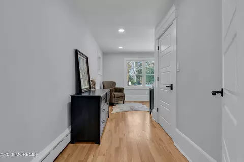 Entry Way - 2 Tulip Tree Ln, Rumson, NJ 07760 photo 6 of 7