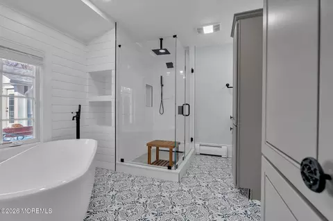 Bath - 2 Tulip Tree Ln, Rumson, NJ 07760 photo 2 of 11