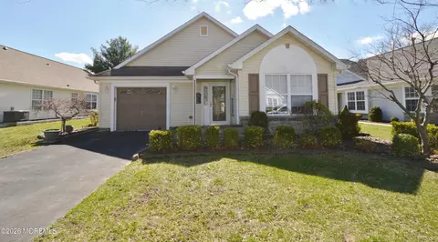 2736 Meadow Lake Dr, Toms River, NJ 08755