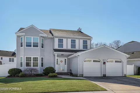 27 Jennifer Dr, Howell, NJ 07731