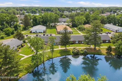 1190 Clydebank Ct # B, Lakewood, NJ 08701