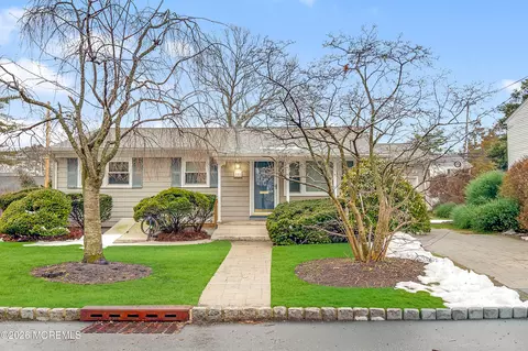 311 Shawnee Dr, Brick, NJ 08724