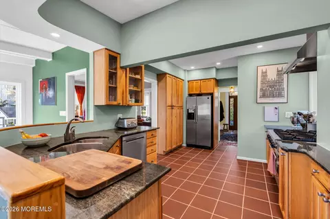 Kitchen - 531 Locust Point Rd, Rumson, NJ 07760 photo 2 of 6