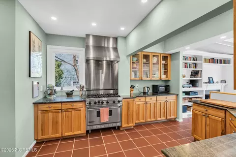 Kitchen - 531 Locust Point Rd, Rumson, NJ 07760 photo 5 of 6