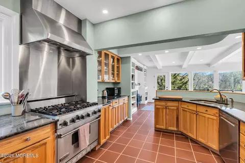 Kitchen - 531 Locust Point Rd, Rumson, NJ 07760 photo 4 of 6